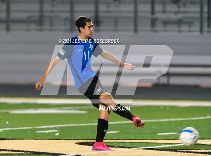 Thumbnail 1 in Gonzales @ La Vernia (UIL 4A Bi-District Playoffs) photogallery.