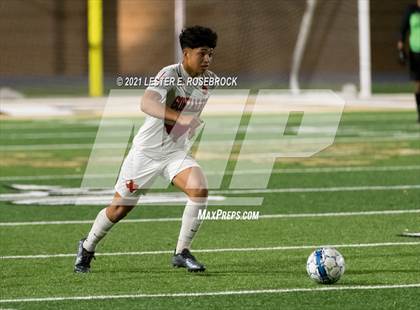 Thumbnail 3 in Gonzales @ La Vernia (UIL 4A Bi-District Playoffs) photogallery.