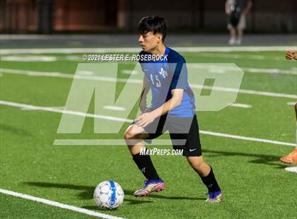 Thumbnail 3 in Gonzales @ La Vernia (UIL 4A Bi-District Playoffs) photogallery.