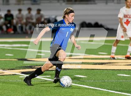 Thumbnail 3 in Gonzales @ La Vernia (UIL 4A Bi-District Playoffs) photogallery.