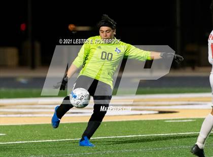 Thumbnail 3 in Gonzales @ La Vernia (UIL 4A Bi-District Playoffs) photogallery.
