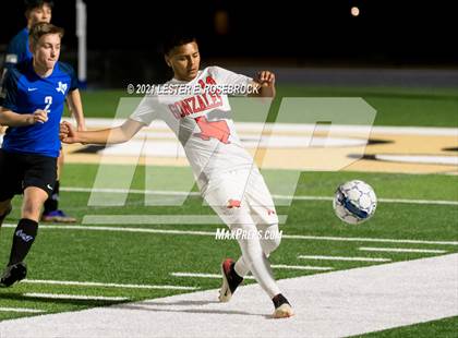 Thumbnail 3 in Gonzales @ La Vernia (UIL 4A Bi-District Playoffs) photogallery.