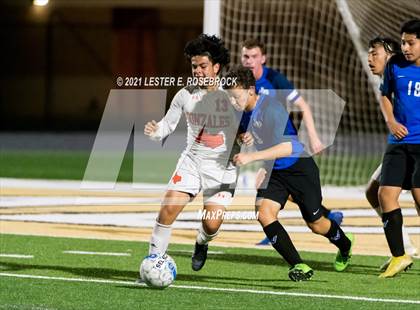Thumbnail 2 in Gonzales @ La Vernia (UIL 4A Bi-District Playoffs) photogallery.