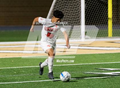 Thumbnail 1 in Gonzales @ La Vernia (UIL 4A Bi-District Playoffs) photogallery.
