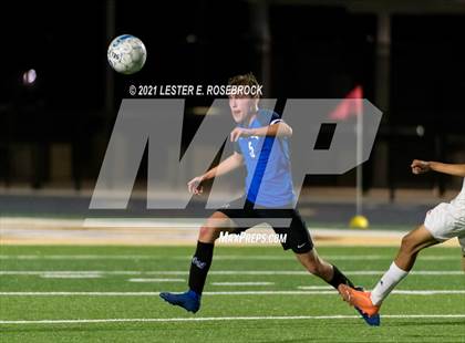 Thumbnail 1 in Gonzales @ La Vernia (UIL 4A Bi-District Playoffs) photogallery.