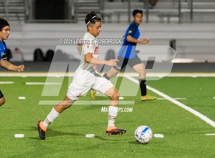 Thumbnail 2 in Gonzales @ La Vernia (UIL 4A Bi-District Playoffs) photogallery.
