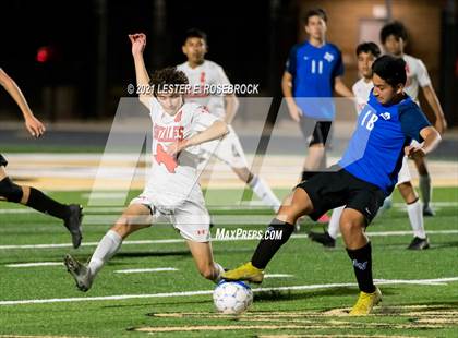 Thumbnail 1 in Gonzales @ La Vernia (UIL 4A Bi-District Playoffs) photogallery.