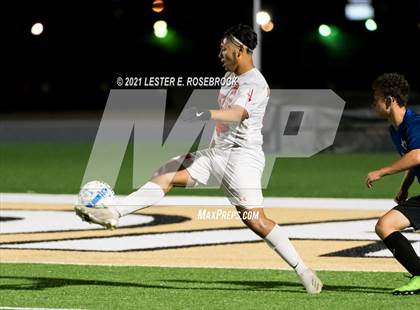 Thumbnail 1 in Gonzales @ La Vernia (UIL 4A Bi-District Playoffs) photogallery.
