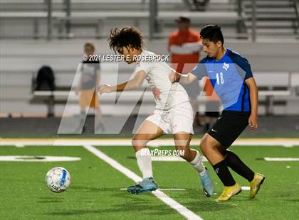 Thumbnail 2 in Gonzales @ La Vernia (UIL 4A Bi-District Playoffs) photogallery.