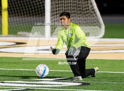 Thumbnail 3 in Gonzales @ La Vernia (UIL 4A Bi-District Playoffs) photogallery.