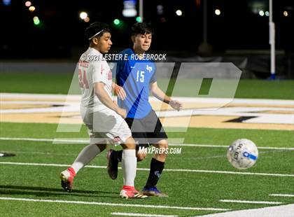 Thumbnail 3 in Gonzales @ La Vernia (UIL 4A Bi-District Playoffs) photogallery.