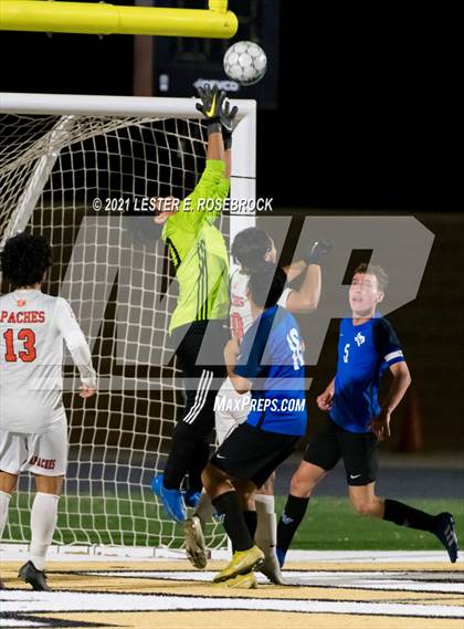 Thumbnail 1 in Gonzales @ La Vernia (UIL 4A Bi-District Playoffs) photogallery.