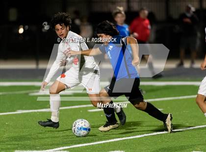 Thumbnail 3 in Gonzales @ La Vernia (UIL 4A Bi-District Playoffs) photogallery.