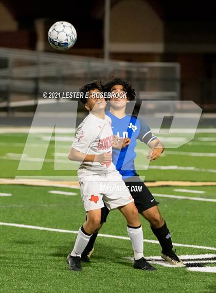 Thumbnail 1 in Gonzales @ La Vernia (UIL 4A Bi-District Playoffs) photogallery.