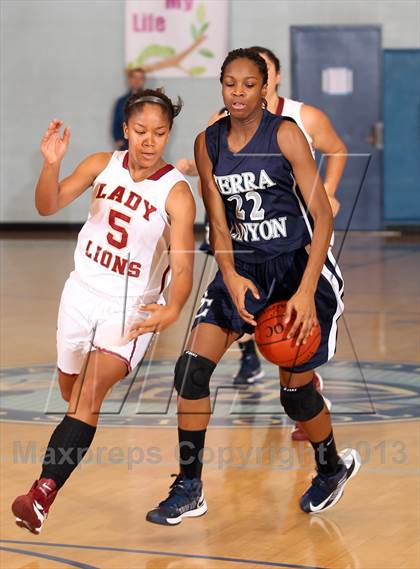 Thumbnail 3 in Sierra Canyon vs. Oaks Christian (War on The Floor) photogallery.