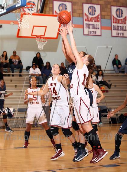 Thumbnail 2 in Sierra Canyon vs. Oaks Christian (War on The Floor) photogallery.