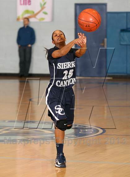 Thumbnail 3 in Sierra Canyon vs. Oaks Christian (War on The Floor) photogallery.