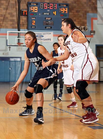Thumbnail 3 in Sierra Canyon vs. Oaks Christian (War on The Floor) photogallery.
