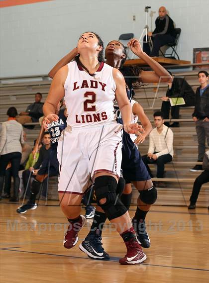 Thumbnail 3 in Sierra Canyon vs. Oaks Christian (War on The Floor) photogallery.
