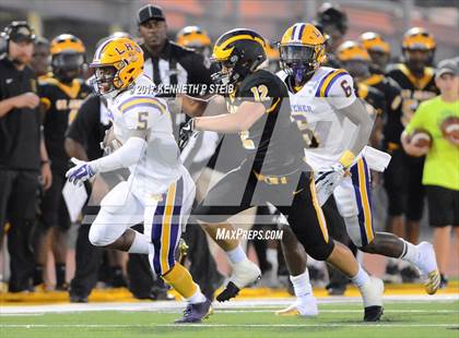 Thumbnail 1 in Lutcher @ St. James photogallery.