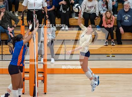 Thumbnail 3 in Silver Creek vs. Tri-West Hendricks (IHSAA 3A Semi-state semi-final) photogallery.
