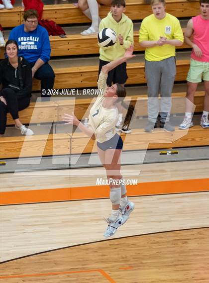 Thumbnail 1 in Silver Creek vs. Tri-West Hendricks (IHSAA 3A Semi-state semi-final) photogallery.