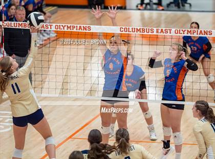 Thumbnail 3 in Silver Creek vs. Tri-West Hendricks (IHSAA 3A Semi-state semi-final) photogallery.