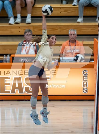 Thumbnail 3 in Silver Creek vs. Tri-West Hendricks (IHSAA 3A Semi-state semi-final) photogallery.