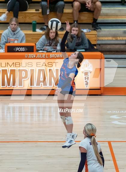 Thumbnail 2 in Silver Creek vs. Tri-West Hendricks (IHSAA 3A Semi-state semi-final) photogallery.