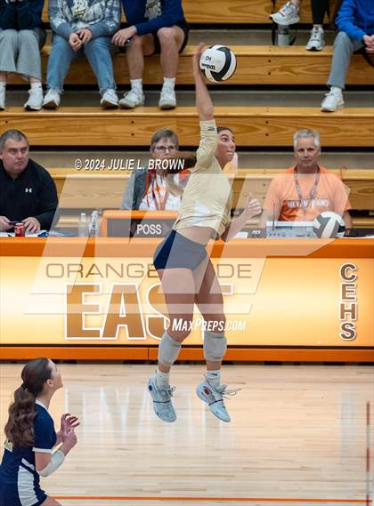 Thumbnail 2 in Silver Creek vs. Tri-West Hendricks (IHSAA 3A Semi-state semi-final) photogallery.