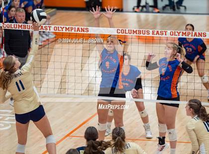 Thumbnail 1 in Silver Creek vs. Tri-West Hendricks (IHSAA 3A Semi-state semi-final) photogallery.