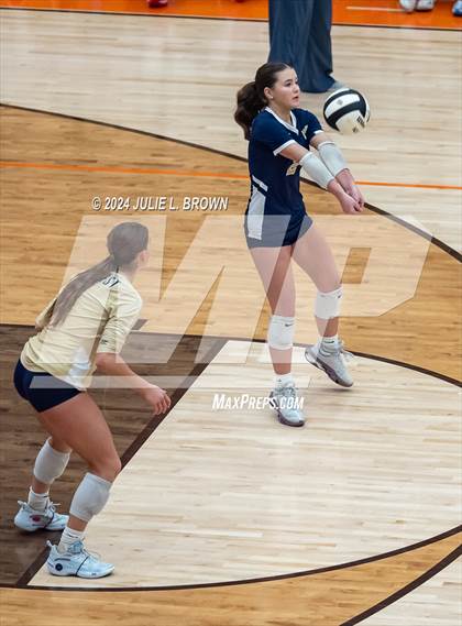 Thumbnail 1 in Silver Creek vs. Tri-West Hendricks (IHSAA 3A Semi-state semi-final) photogallery.