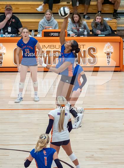 Thumbnail 3 in Silver Creek vs. Tri-West Hendricks (IHSAA 3A Semi-state semi-final) photogallery.