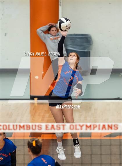 Thumbnail 3 in Silver Creek vs. Tri-West Hendricks (IHSAA 3A Semi-state semi-final) photogallery.