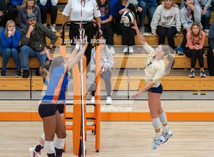 Thumbnail 3 in Silver Creek vs. Tri-West Hendricks (IHSAA 3A Semi-state semi-final) photogallery.