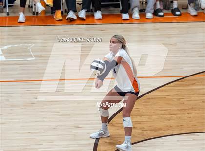 Thumbnail 2 in Silver Creek vs. Tri-West Hendricks (IHSAA 3A Semi-state semi-final) photogallery.