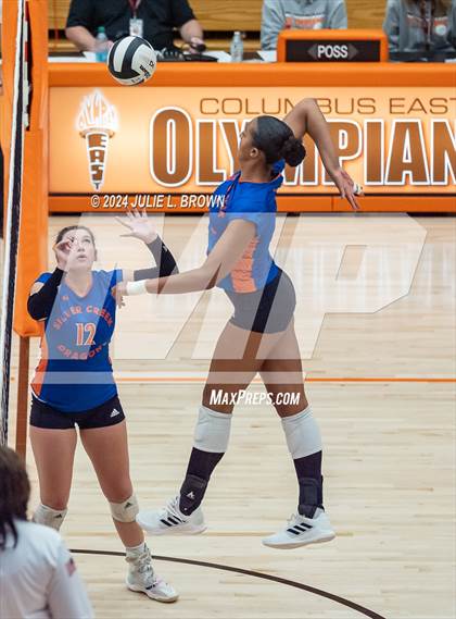 Thumbnail 2 in Silver Creek vs. Tri-West Hendricks (IHSAA 3A Semi-state semi-final) photogallery.