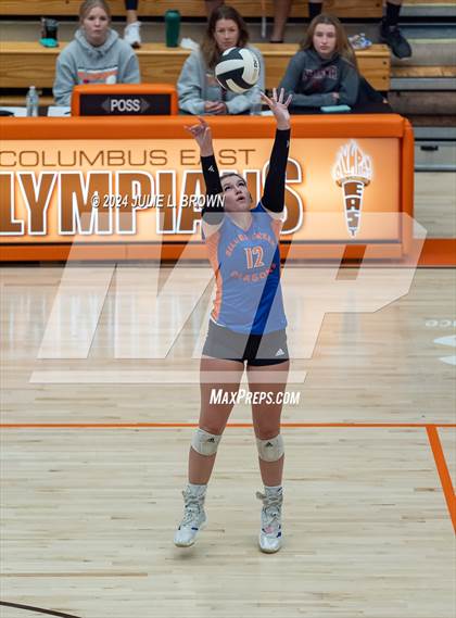 Thumbnail 2 in Silver Creek vs. Tri-West Hendricks (IHSAA 3A Semi-state semi-final) photogallery.