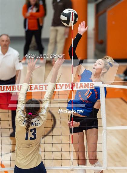 Thumbnail 3 in Silver Creek vs. Tri-West Hendricks (IHSAA 3A Semi-state semi-final) photogallery.