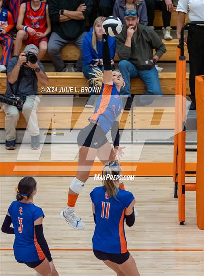 Thumbnail 3 in Silver Creek vs. Tri-West Hendricks (IHSAA 3A Semi-state semi-final) photogallery.