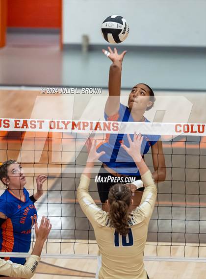 Thumbnail 3 in Silver Creek vs. Tri-West Hendricks (IHSAA 3A Semi-state semi-final) photogallery.
