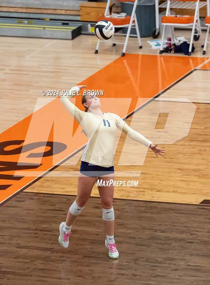 Thumbnail 1 in Silver Creek vs. Tri-West Hendricks (IHSAA 3A Semi-state semi-final) photogallery.