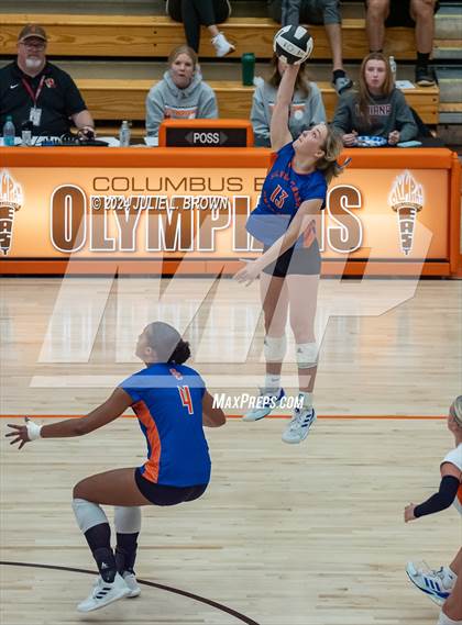 Thumbnail 2 in Silver Creek vs. Tri-West Hendricks (IHSAA 3A Semi-state semi-final) photogallery.