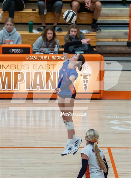 Thumbnail 2 in Silver Creek vs. Tri-West Hendricks (IHSAA 3A Semi-state semi-final) photogallery.