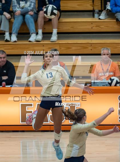 Thumbnail 2 in Silver Creek vs. Tri-West Hendricks (IHSAA 3A Semi-state semi-final) photogallery.
