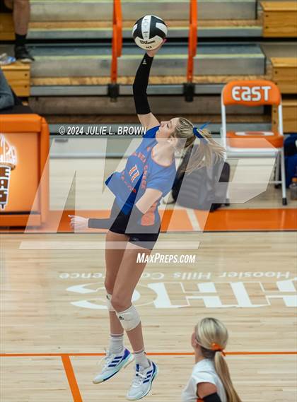 Thumbnail 3 in Silver Creek vs. Tri-West Hendricks (IHSAA 3A Semi-state semi-final) photogallery.