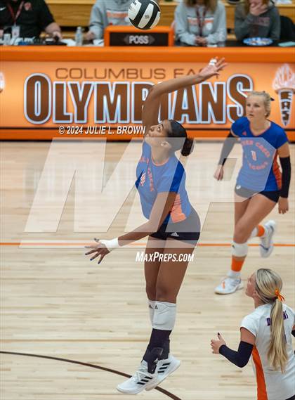 Thumbnail 2 in Silver Creek vs. Tri-West Hendricks (IHSAA 3A Semi-state semi-final) photogallery.