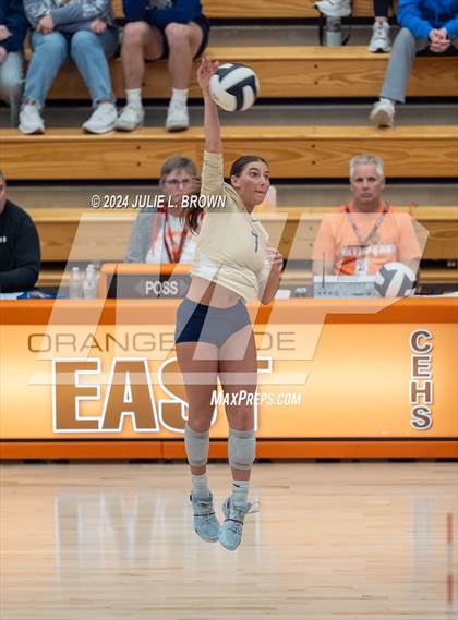 Thumbnail 3 in Silver Creek vs. Tri-West Hendricks (IHSAA 3A Semi-state semi-final) photogallery.