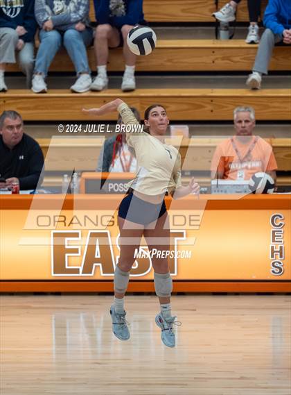 Thumbnail 3 in Silver Creek vs. Tri-West Hendricks (IHSAA 3A Semi-state semi-final) photogallery.