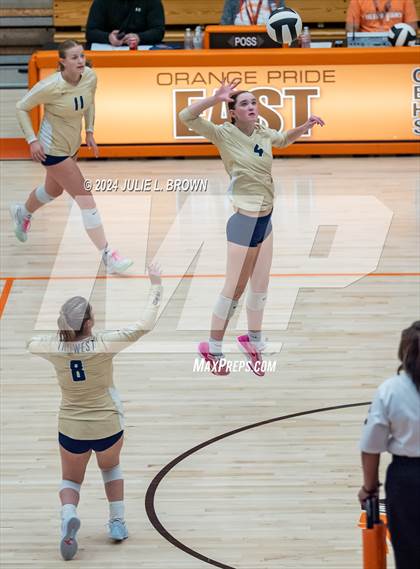 Thumbnail 2 in Silver Creek vs. Tri-West Hendricks (IHSAA 3A Semi-state semi-final) photogallery.
